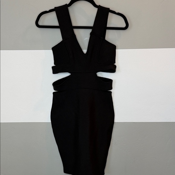 Tobi Dresses & Skirts - TOBI Black Cutout Bodycon Dress - Women's Sleeveless V-Neck small